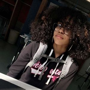 Meet your Posher, Johnayra